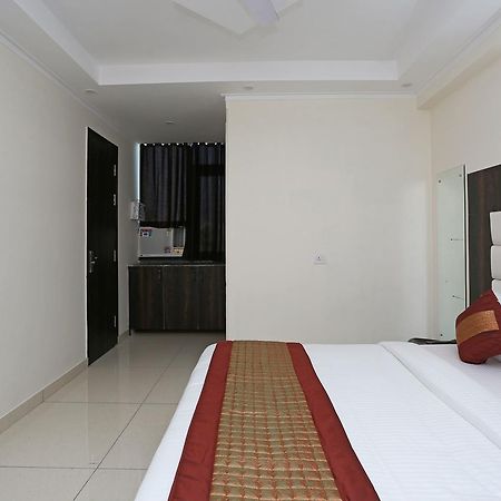 Oyo 9147 Hotel Aerostay Nové Dillí Exteriér fotografie