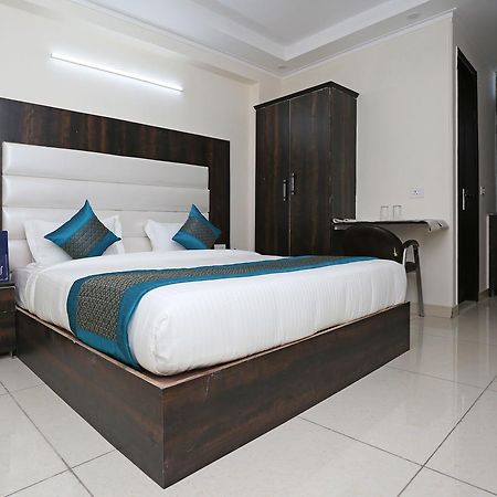 Oyo 9147 Hotel Aerostay Nové Dillí Exteriér fotografie
