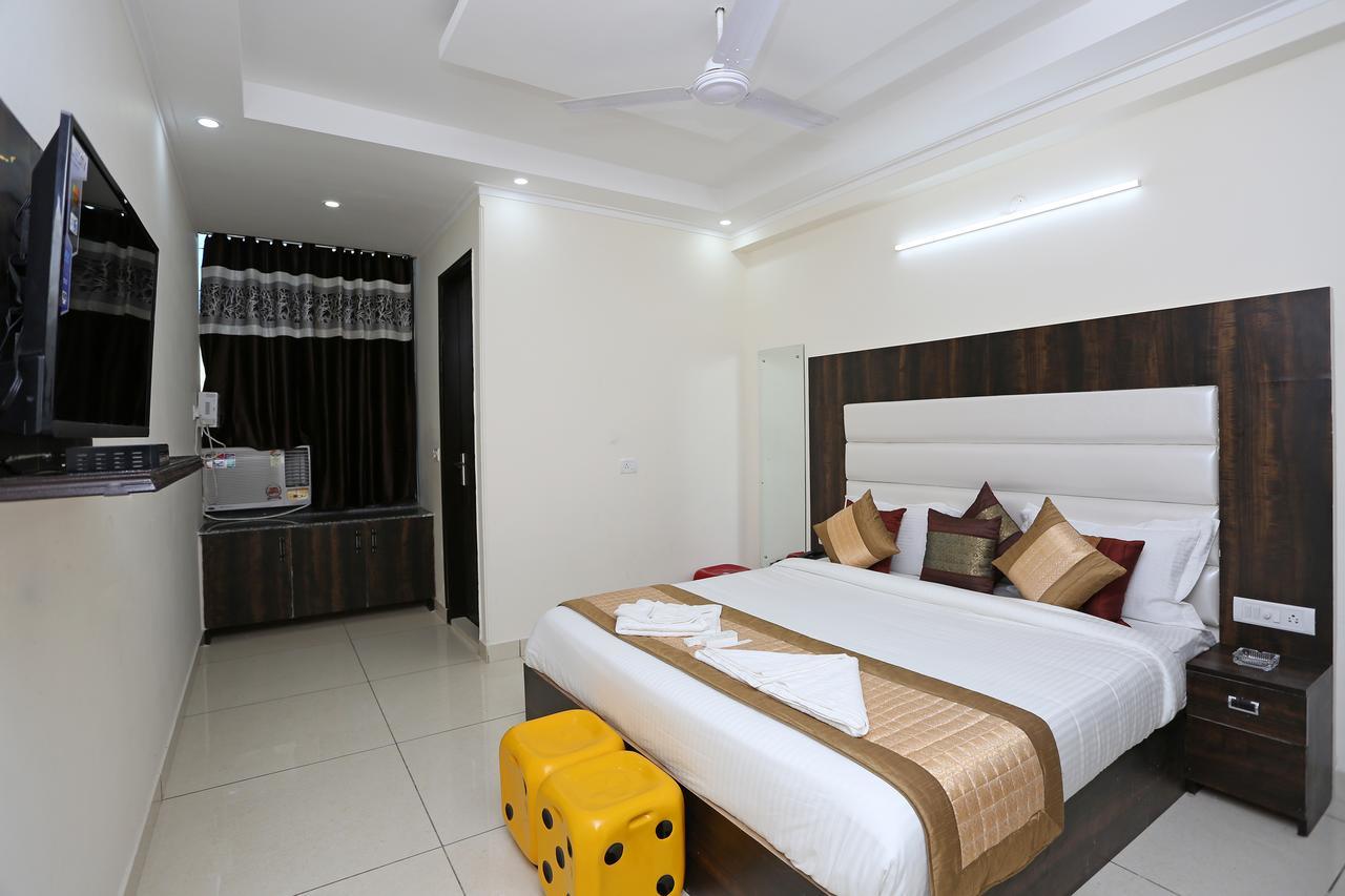 Oyo 9147 Hotel Aerostay Nové Dillí Exteriér fotografie
